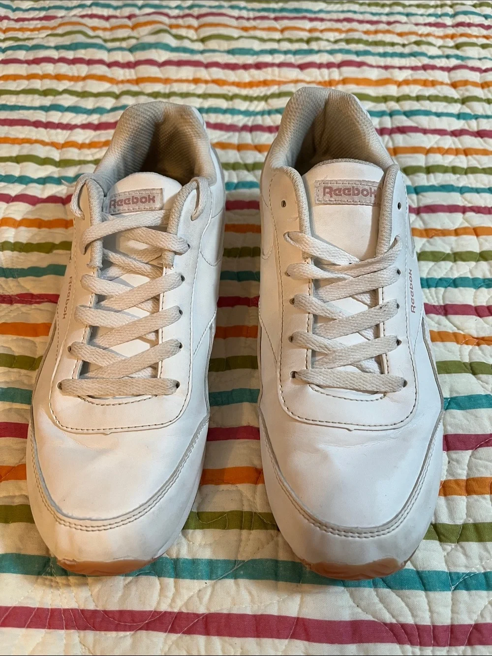 Youth girls vegan white Reebok size 6 youth/ladies